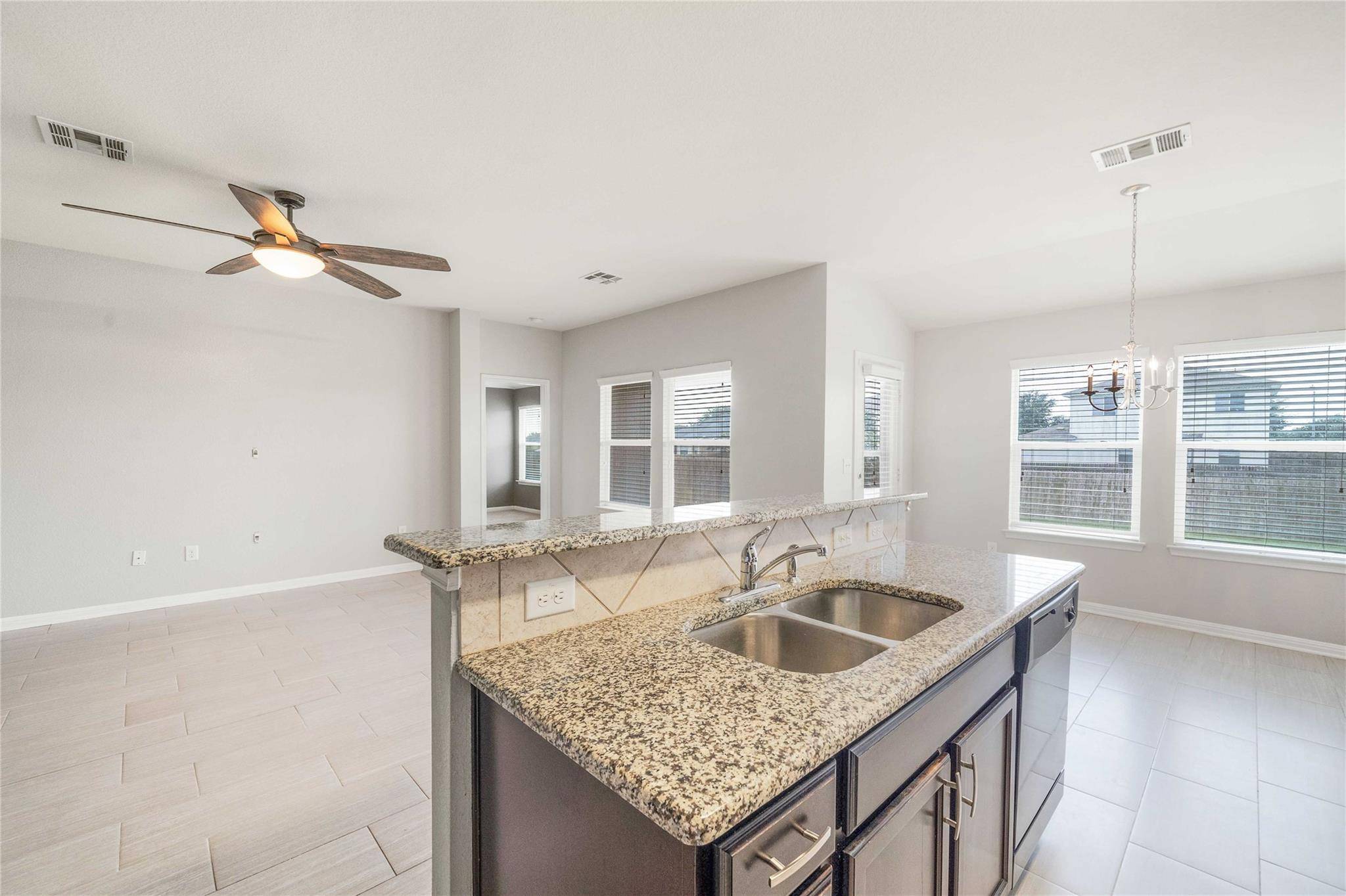 314 Foxglove DR, Hutto, TX 78634