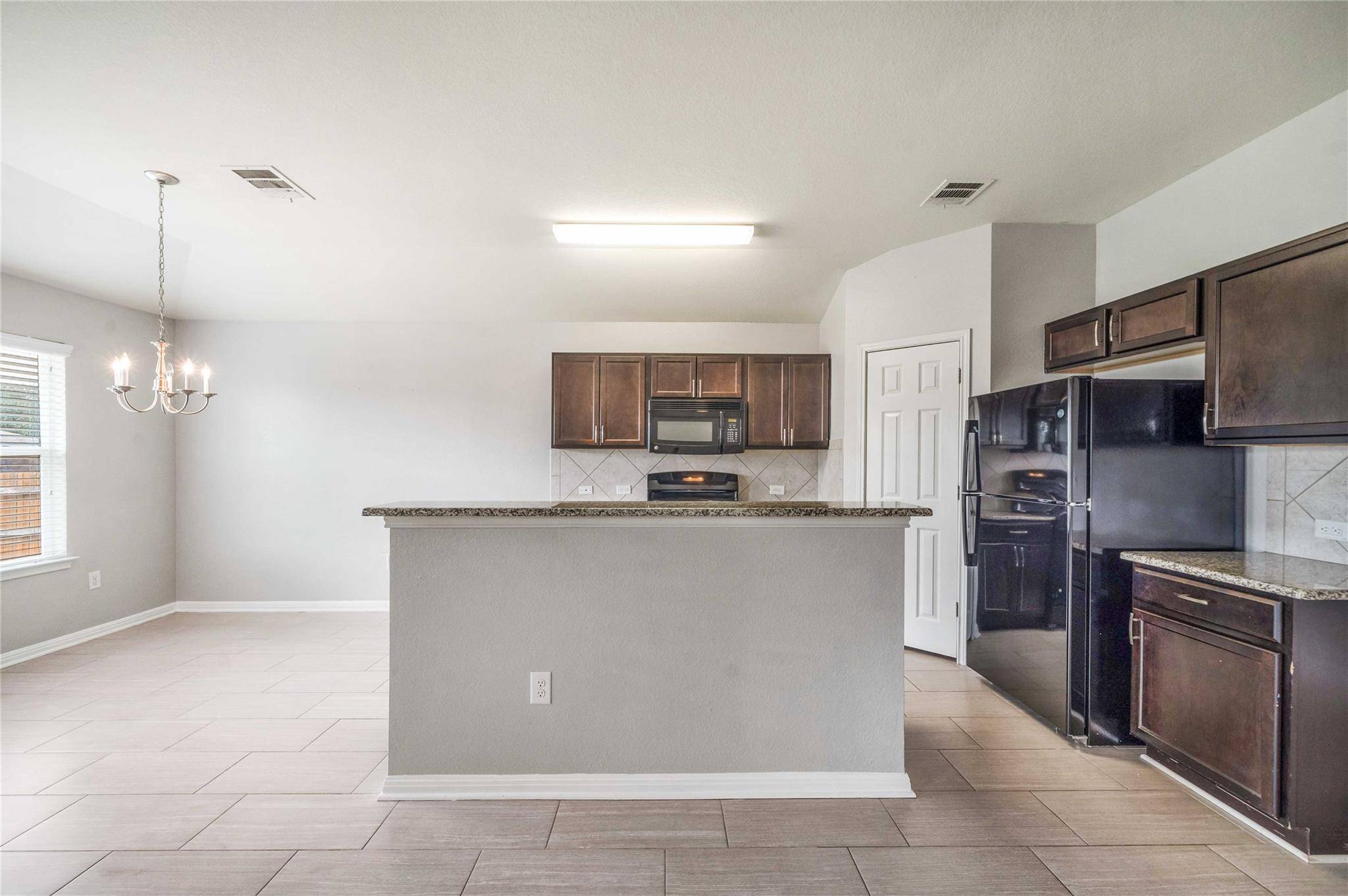 314 Foxglove DR, Hutto, TX 78634