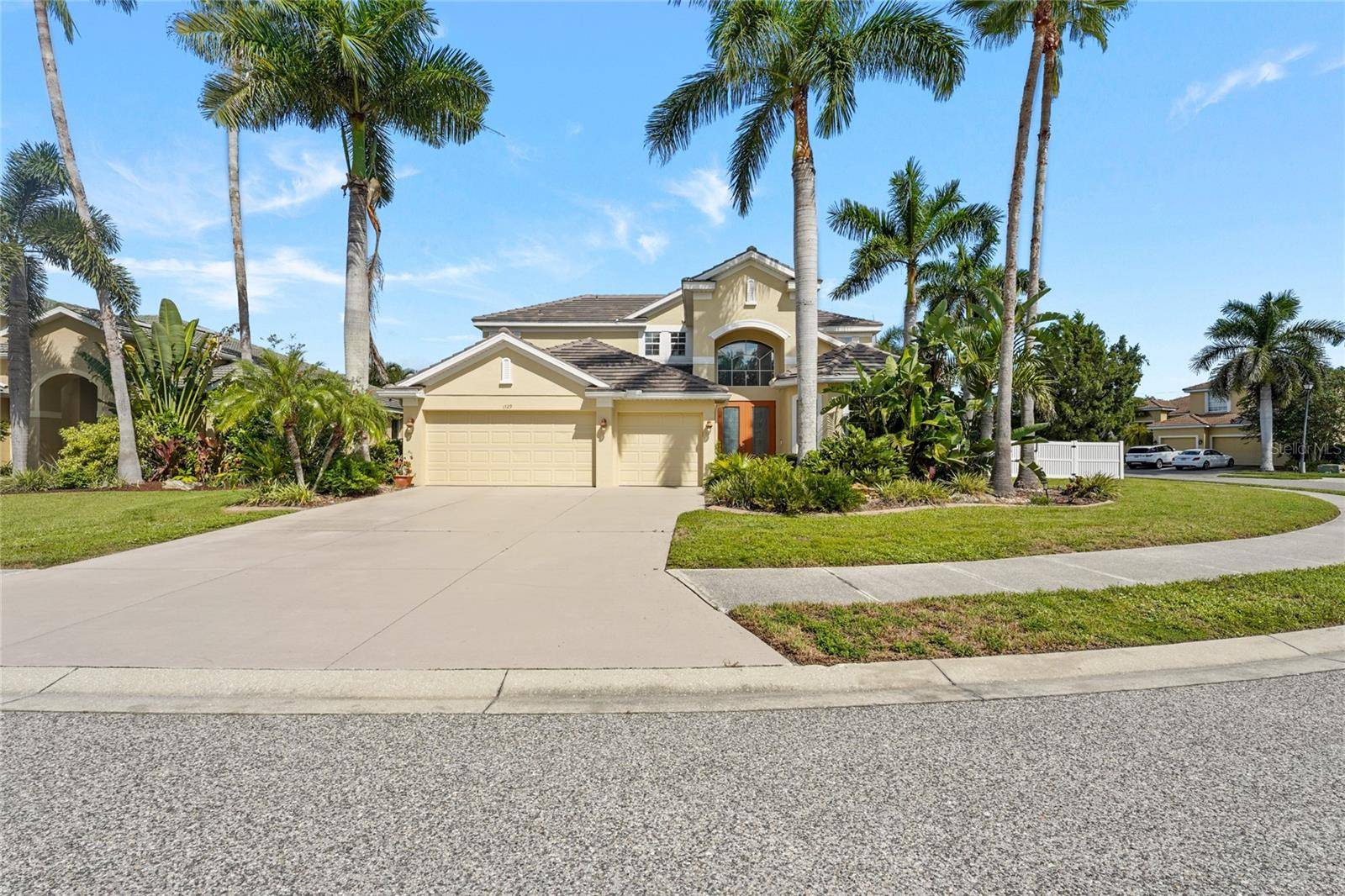1729 PINYON PINE DR, Sarasota, FL 34240