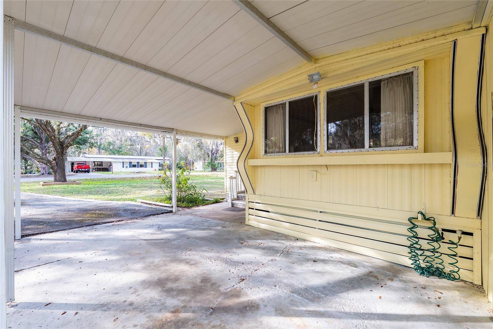 3809 CR 405N, Lake Panasoffkee, FL 33538