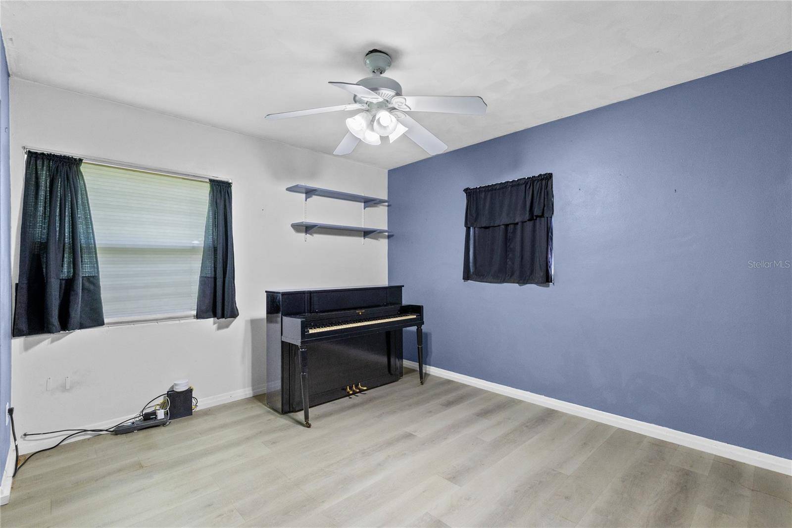 5218 LAKE HOWELL RD, Winter Park, FL 32792