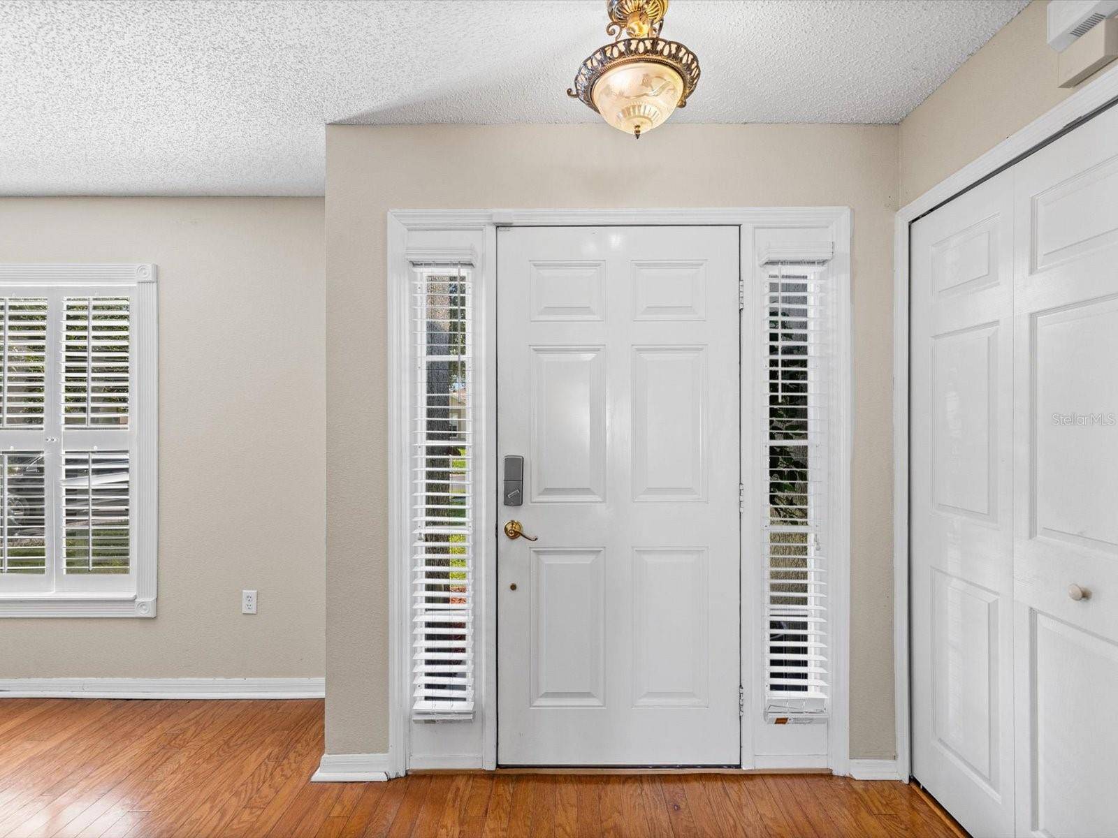 12614 LAKE VISTA DR, Gibsonton, FL 33534