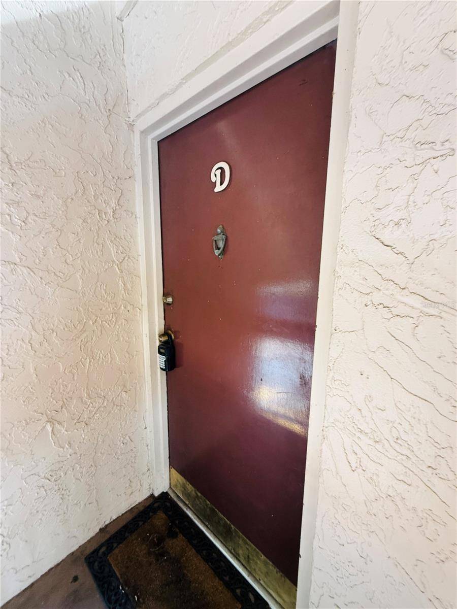 7525 PITCH PINE CIR #D, Tampa, FL 33617