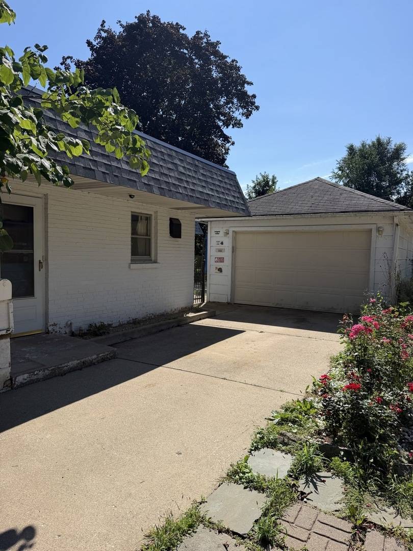 99 Mariposa AVE, Waukegan, IL 60087