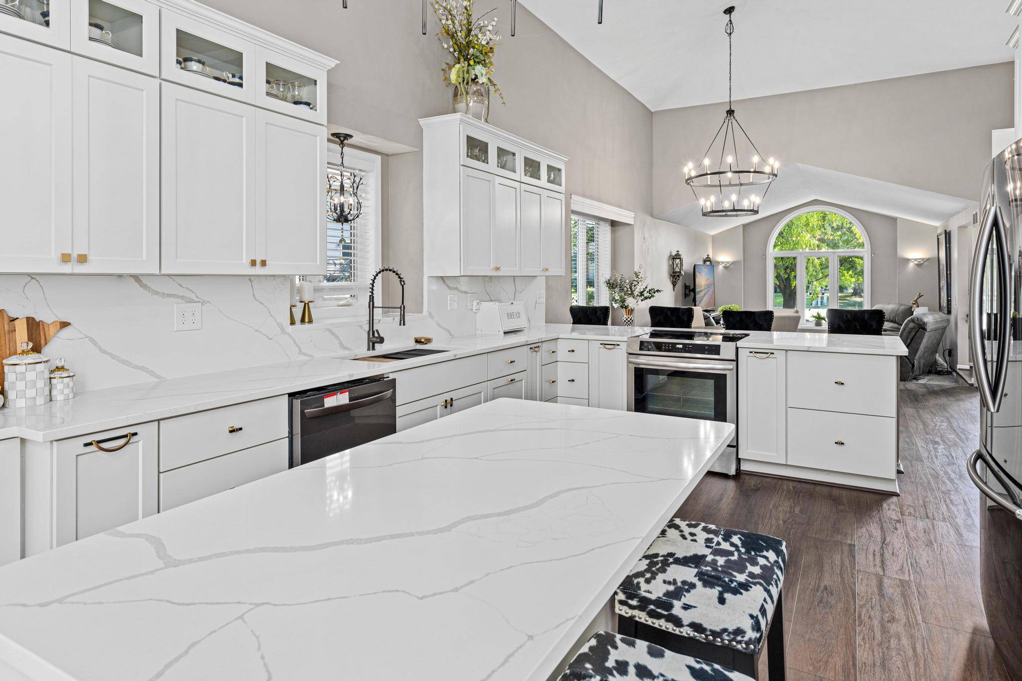 3110 Canyon CIR, Chaska, MN 55318