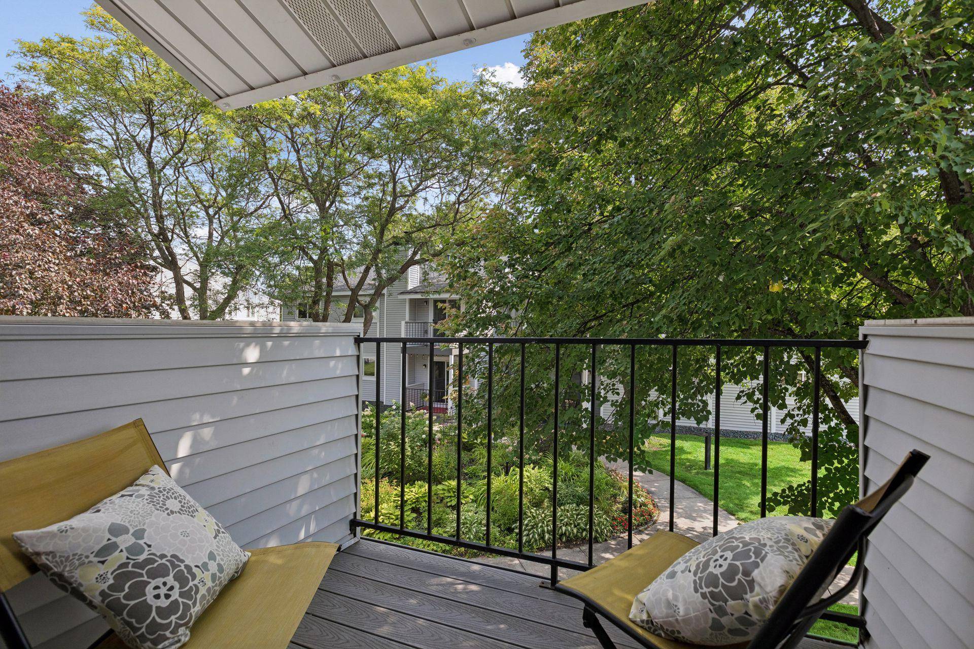 1705 Fulham ST #G, Lauderdale, MN 55113