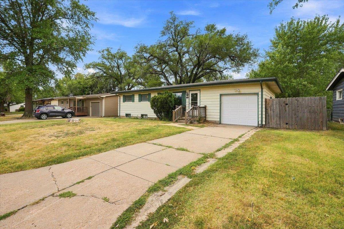 1415 N Prairie Ln., Derby, KS 67037