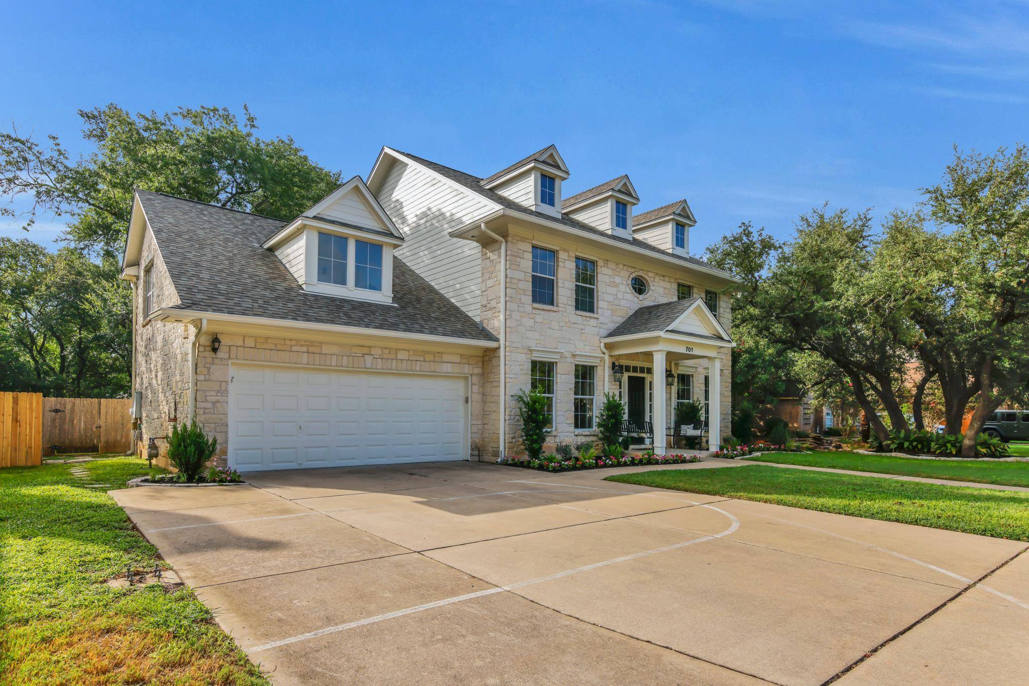 701 Oaklands DR, Round Rock, TX 78681