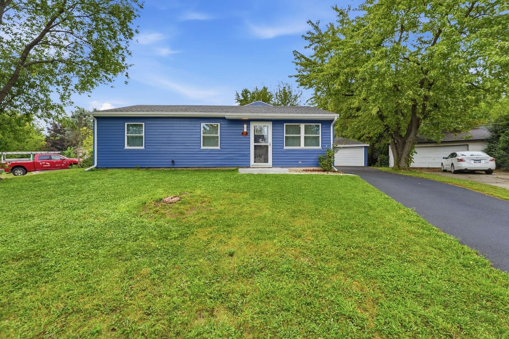 225 Malibu DR, Bolingbrook, IL 60440