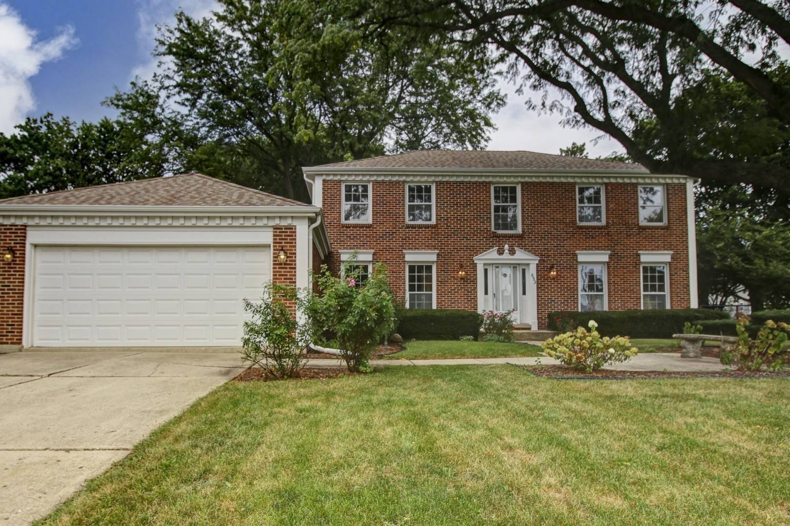 853 Dorset DR, Wheaton, IL 60189