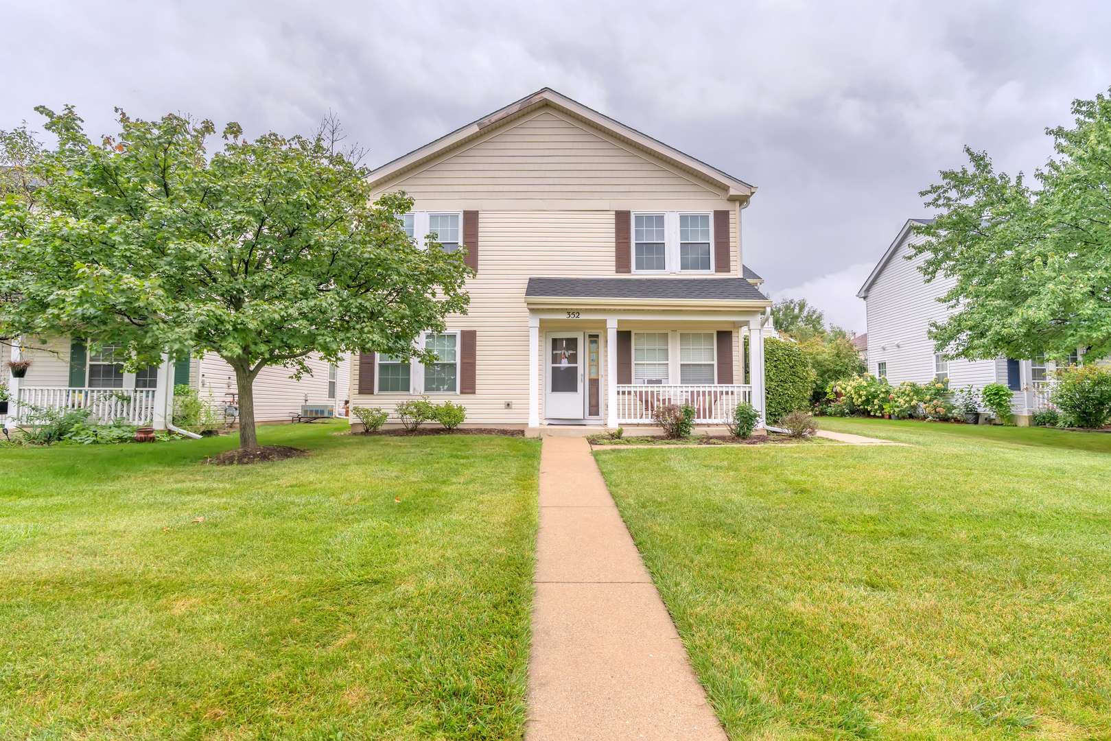 354 Ogden Falls BLVD #354, Oswego, IL 60543