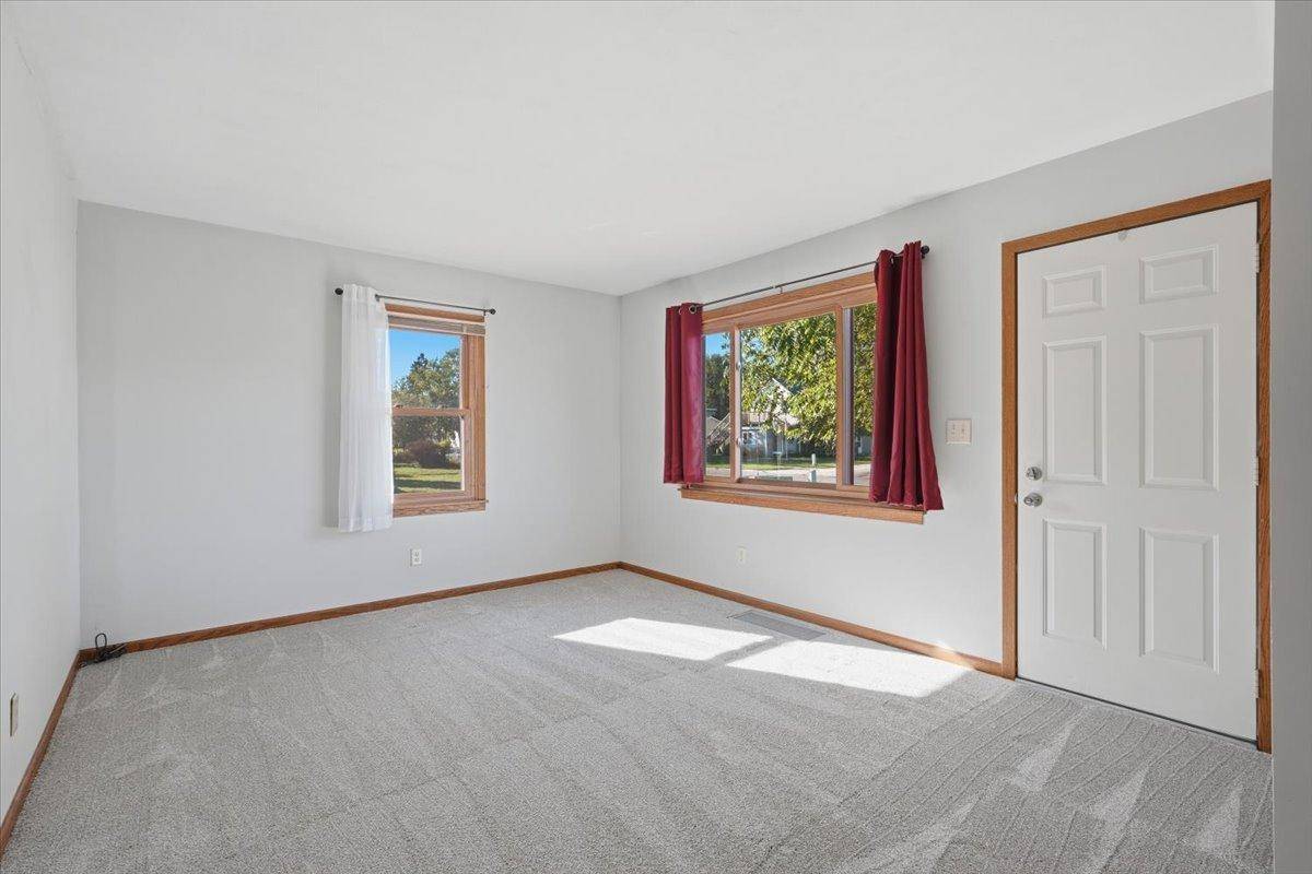 124 W 6th ST, New Richmond, WI 54017