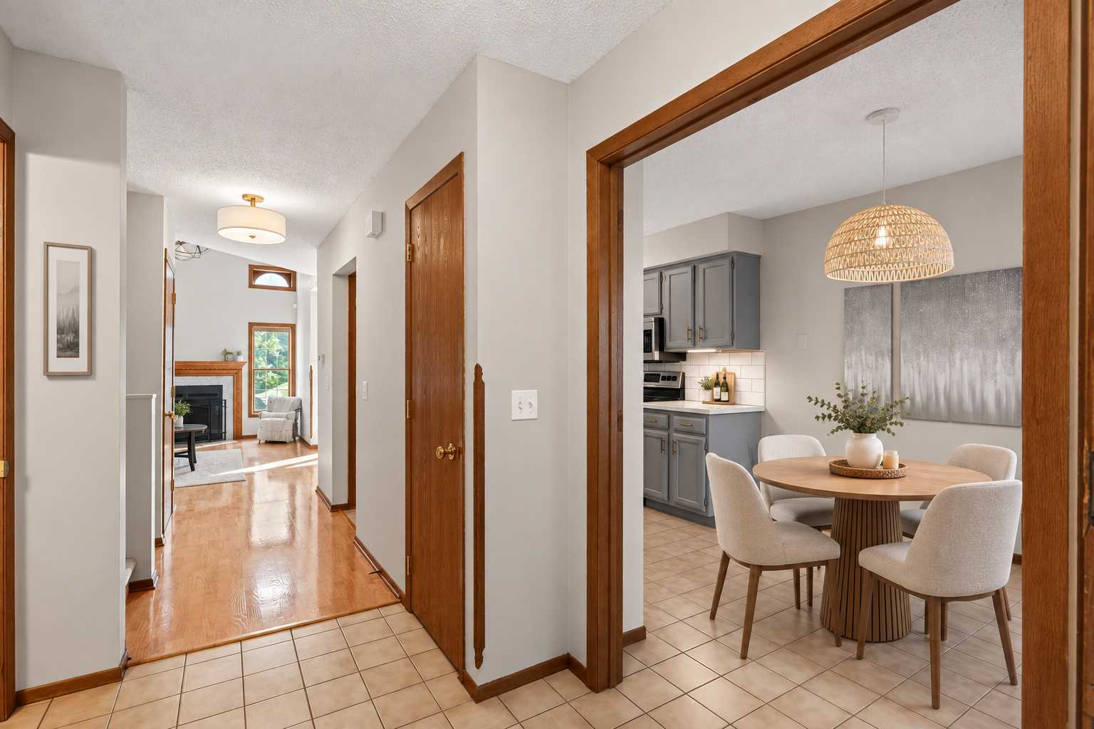 14307 Bedford DR, Eden Prairie, MN 55346