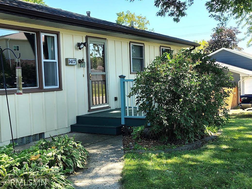 1417 Autumn DR, Faribault, MN 55021
