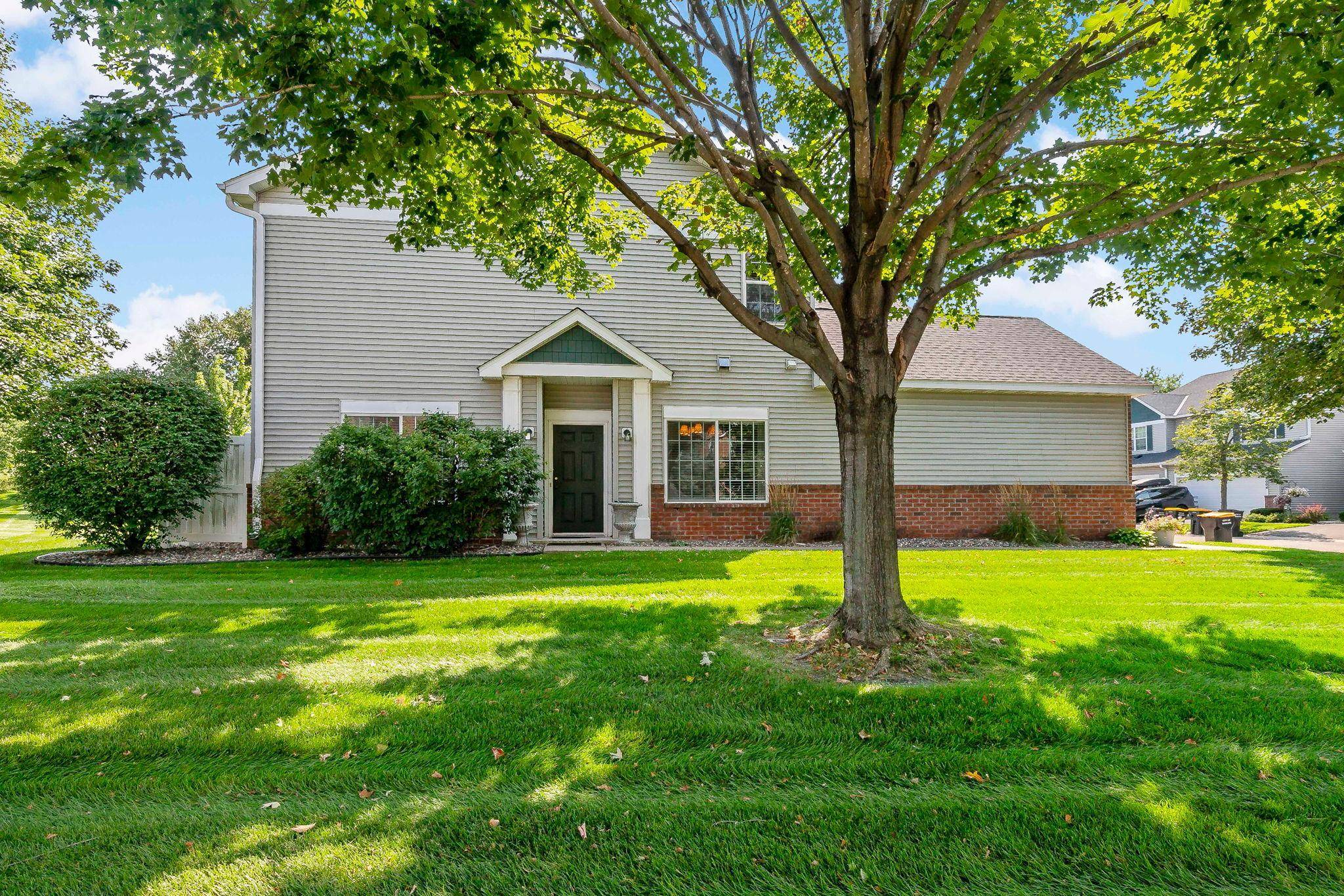 8012 Stratford CIR S, Shakopee, MN 55379