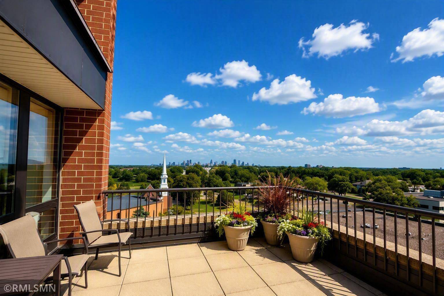 7600 Golden Valley Road #612, Golden Valley, MN 55427