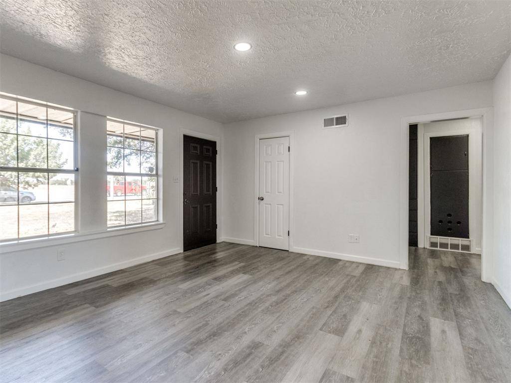 904 W Robinson ST, Norman, OK 73069