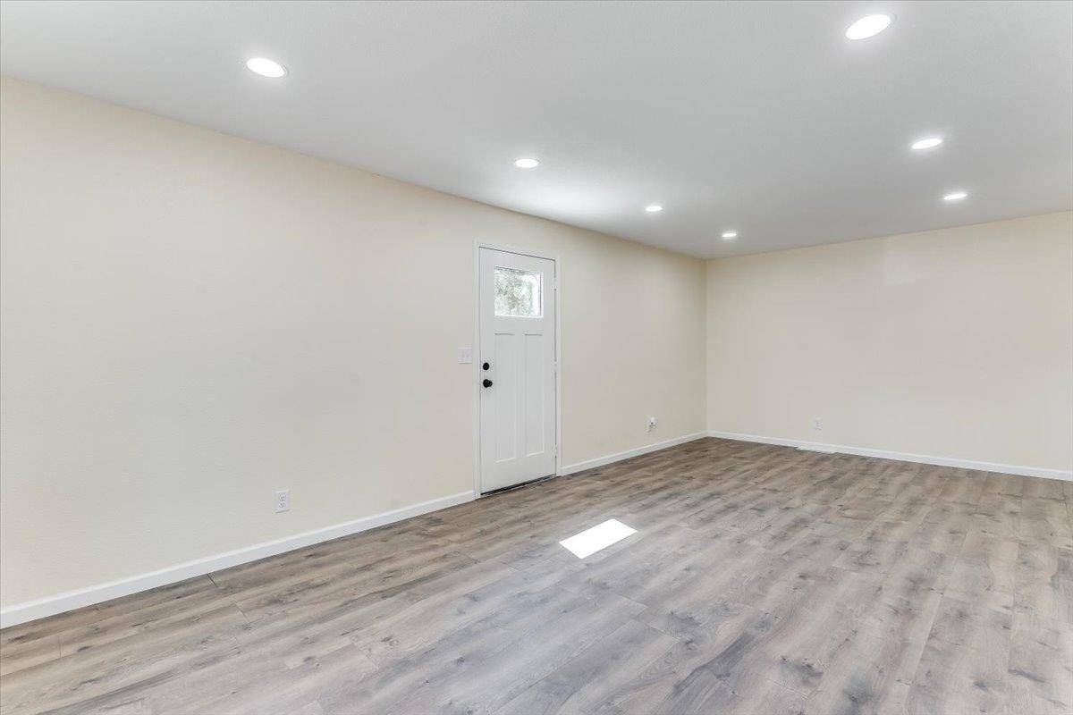 710 W Alexander Dr, Haysville, KS 67060