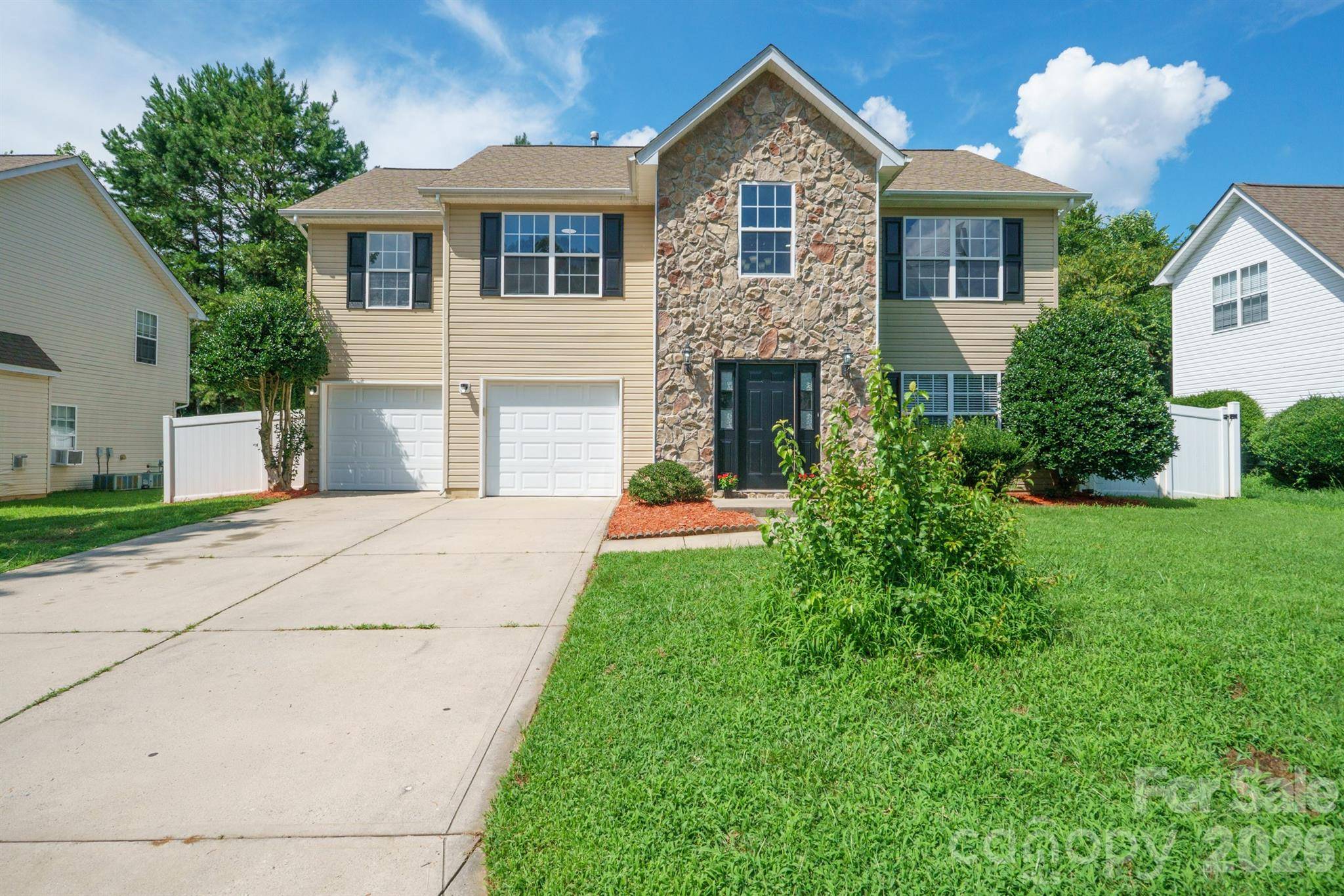 2646 Amber Crest DR, Gastonia, NC 28052