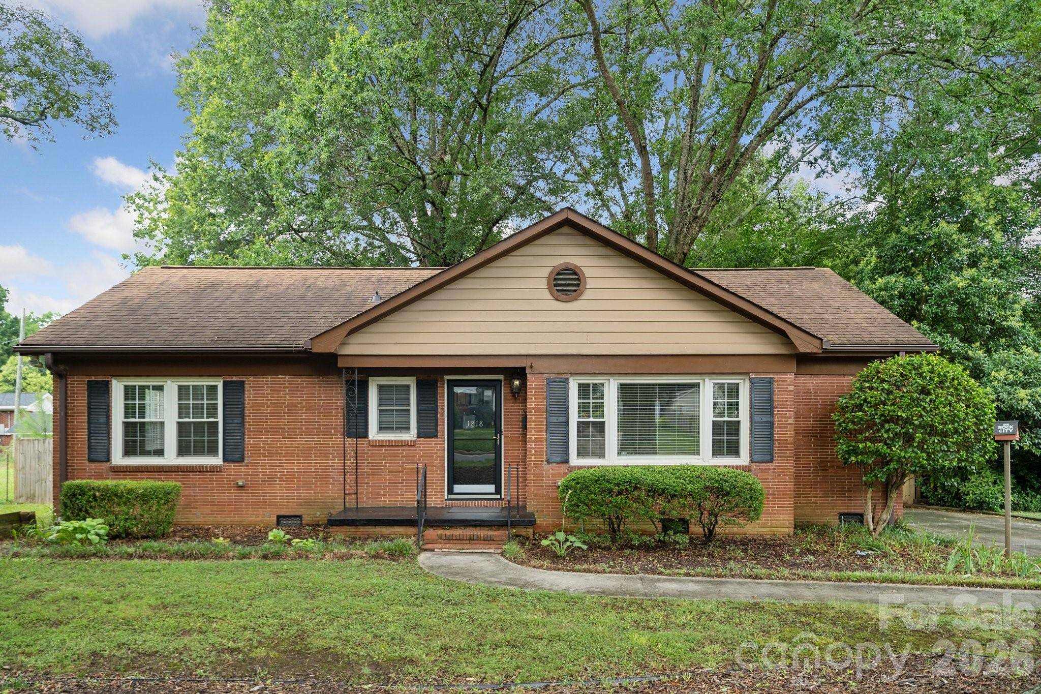 1818 Woodland DR, Charlotte, NC 28205