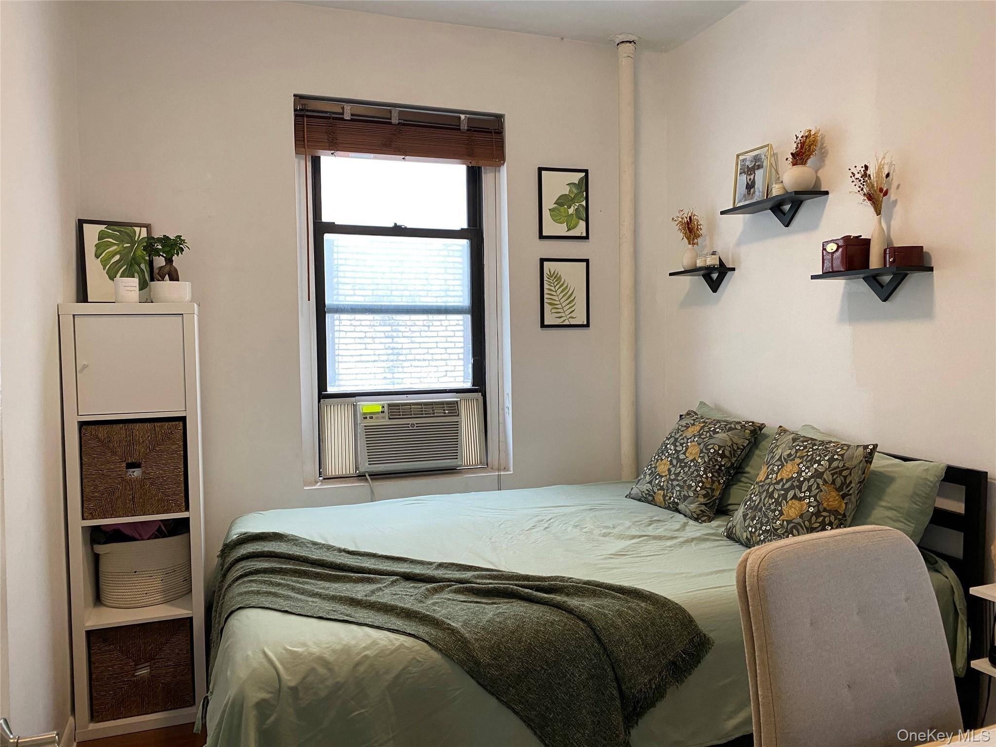 21-27 33 ST #3G, Astoria, NY 11105
