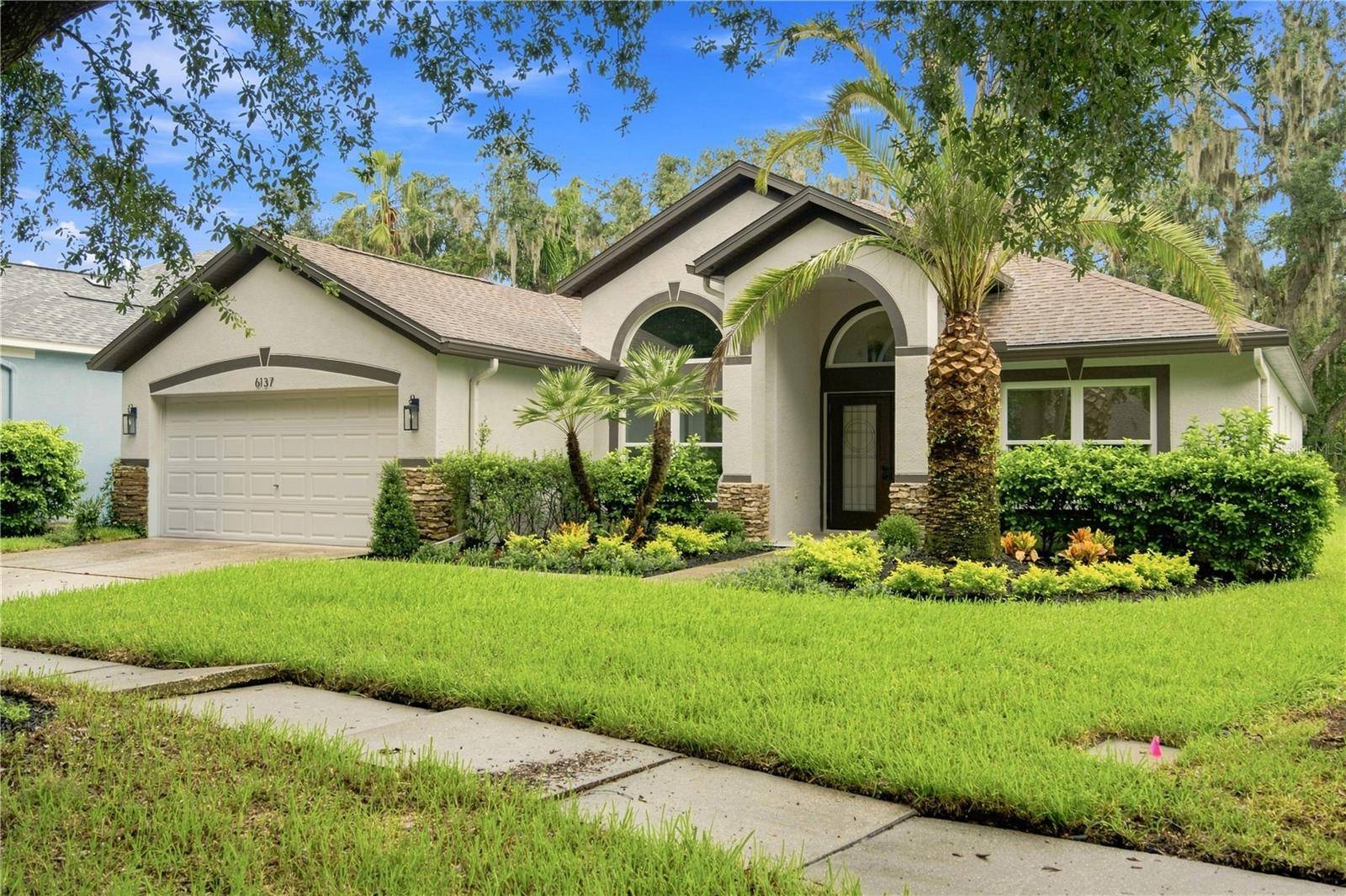 6137 WHIMBRELWOOD DR, Lithia, FL 33547