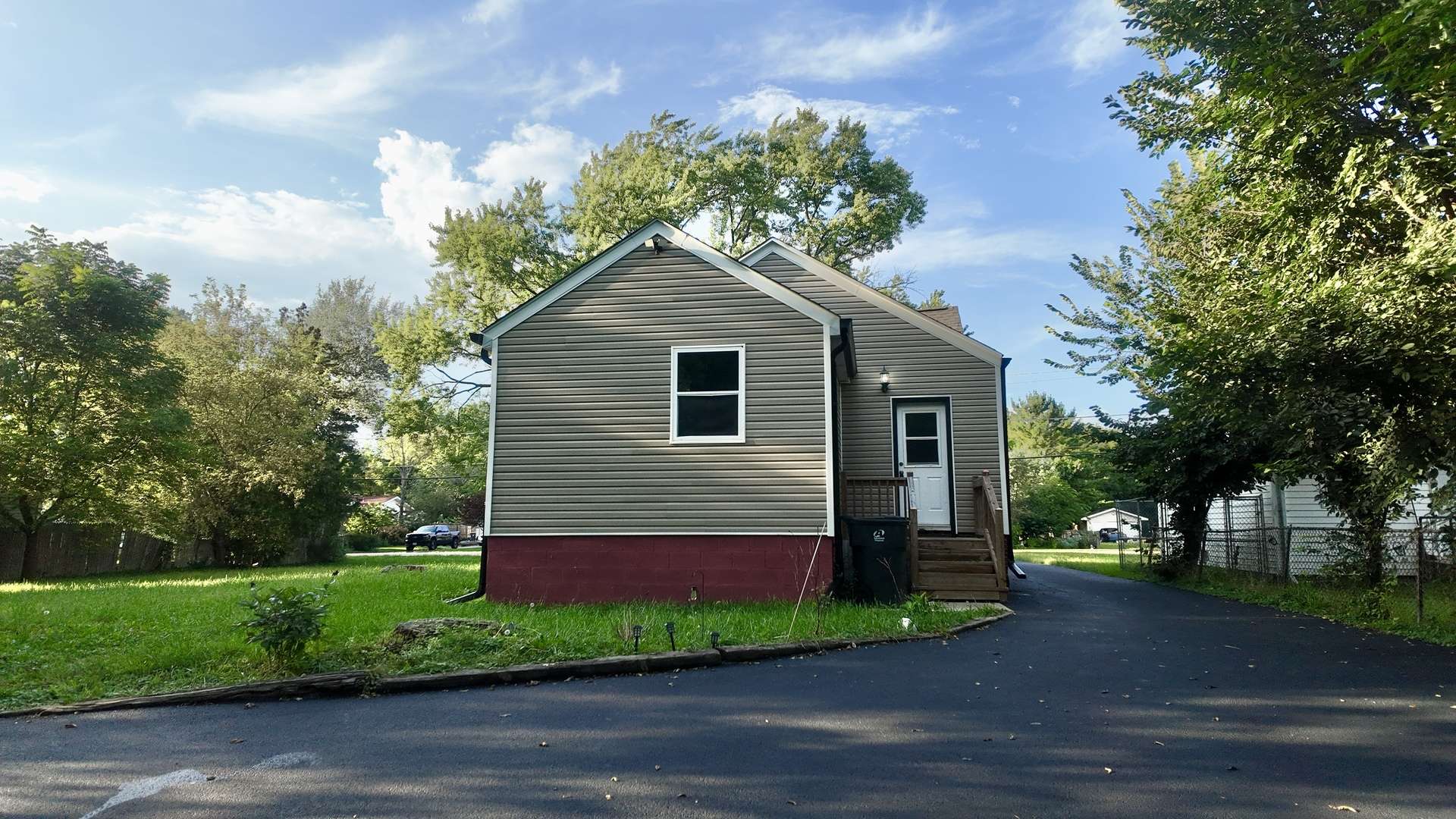 10703 W Woodland AVE, Beach Park, IL 60087