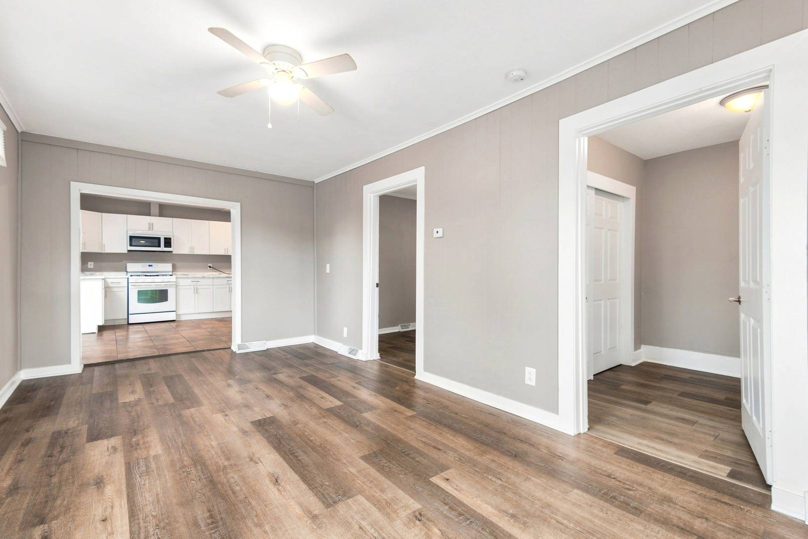 181 Montgomery RD, Montgomery, IL 60538