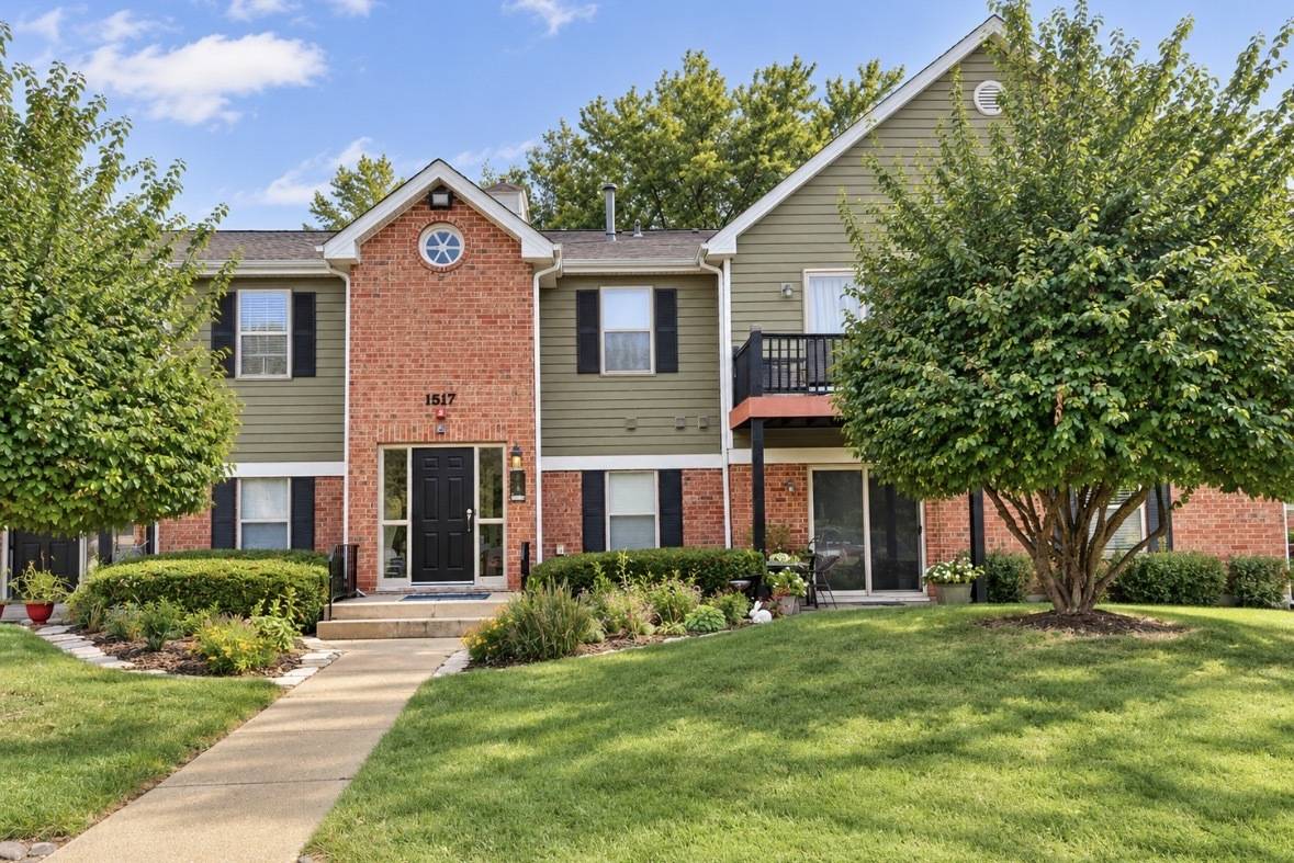1517 Raymond DR #103, Naperville, IL 60563