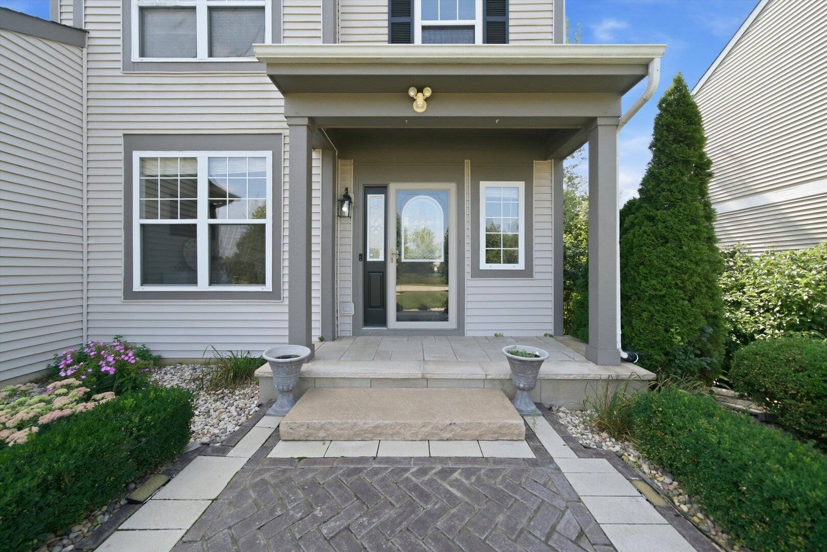 1841 W Rookery CIR, Round Lake, IL 60073