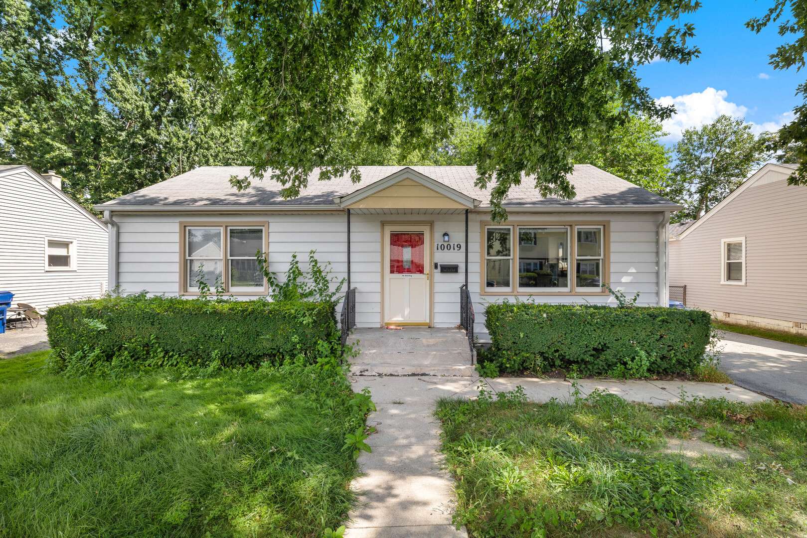 10019 S Tripp AVE, Oak Lawn, IL 60453