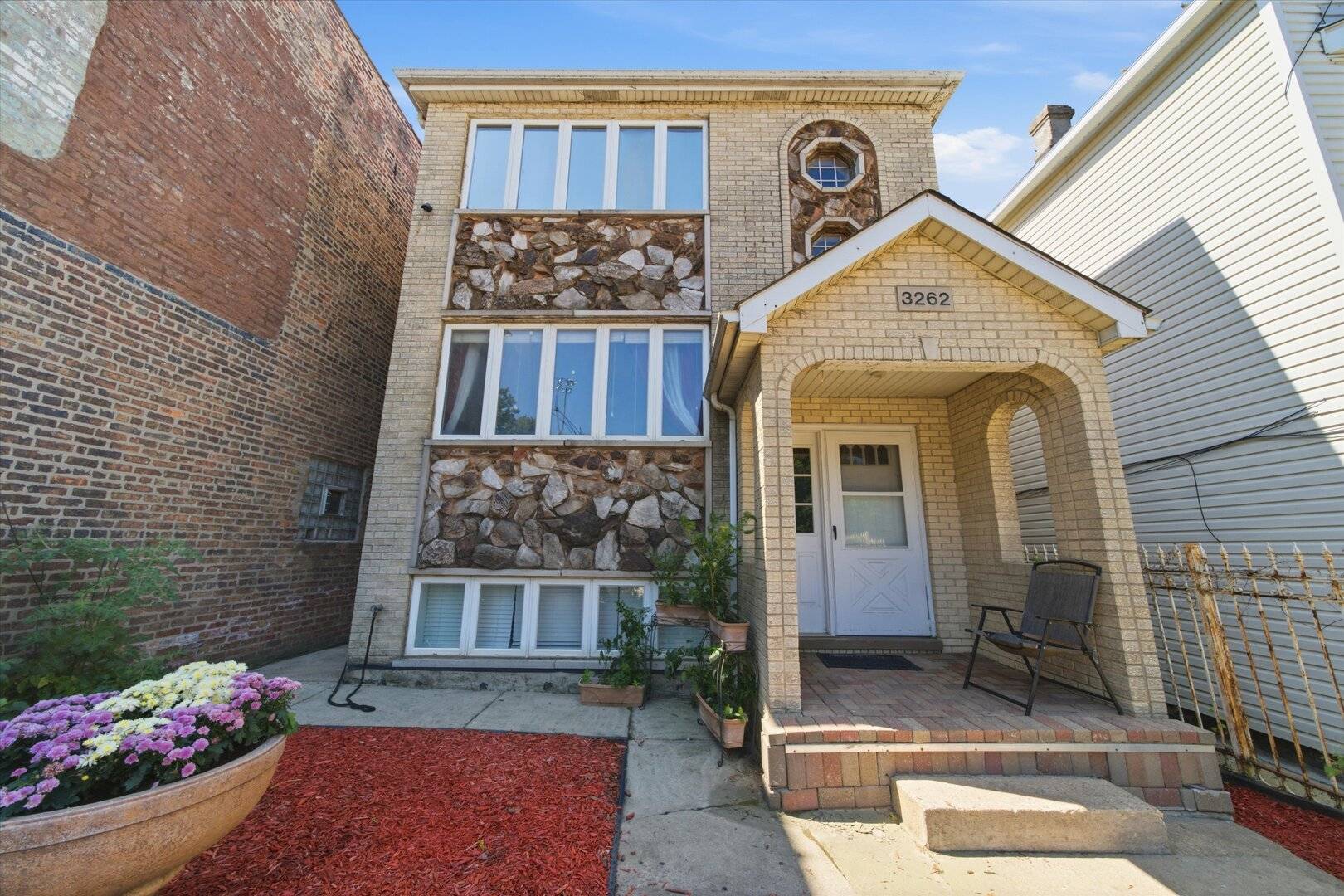 3262 N Elston AVE, Chicago, IL 60618