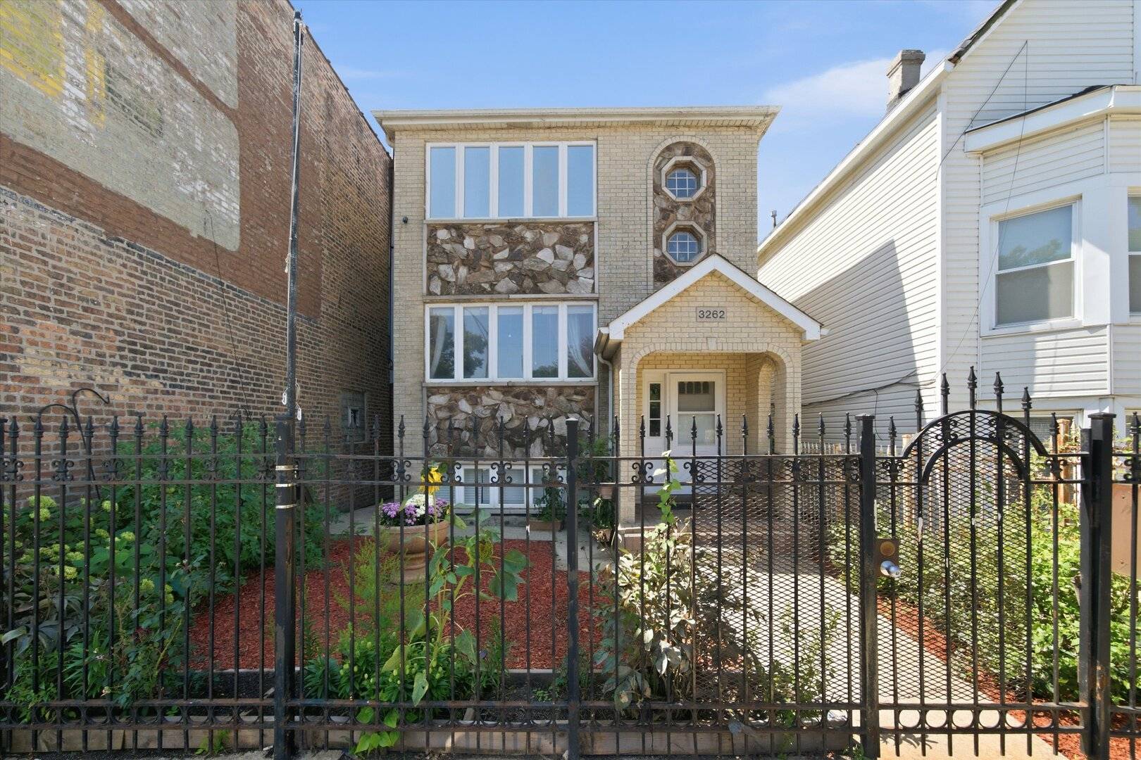 3262 N Elston AVE, Chicago, IL 60618