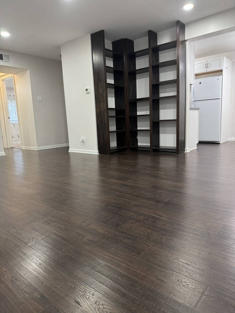 675 GROVE DR #113, Elk Grove Village, IL 60007
