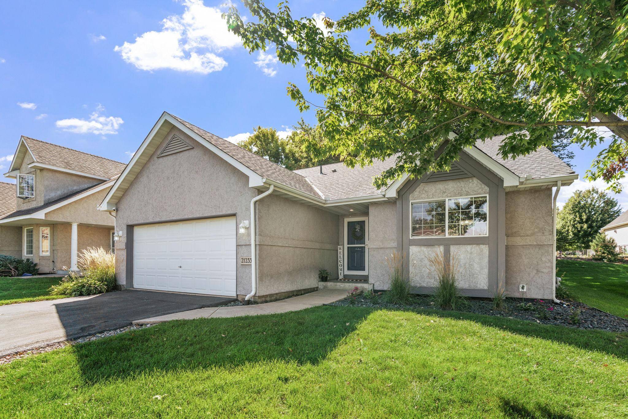 21233 Independence AVE, Lakeville, MN 55044