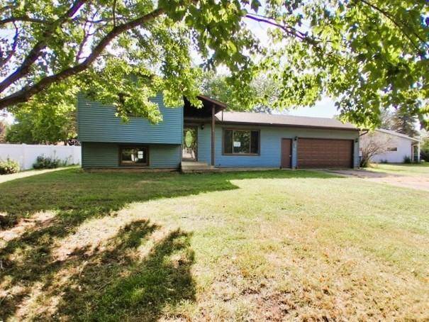 831 Cumming LN, Saint Cloud, MN 56301