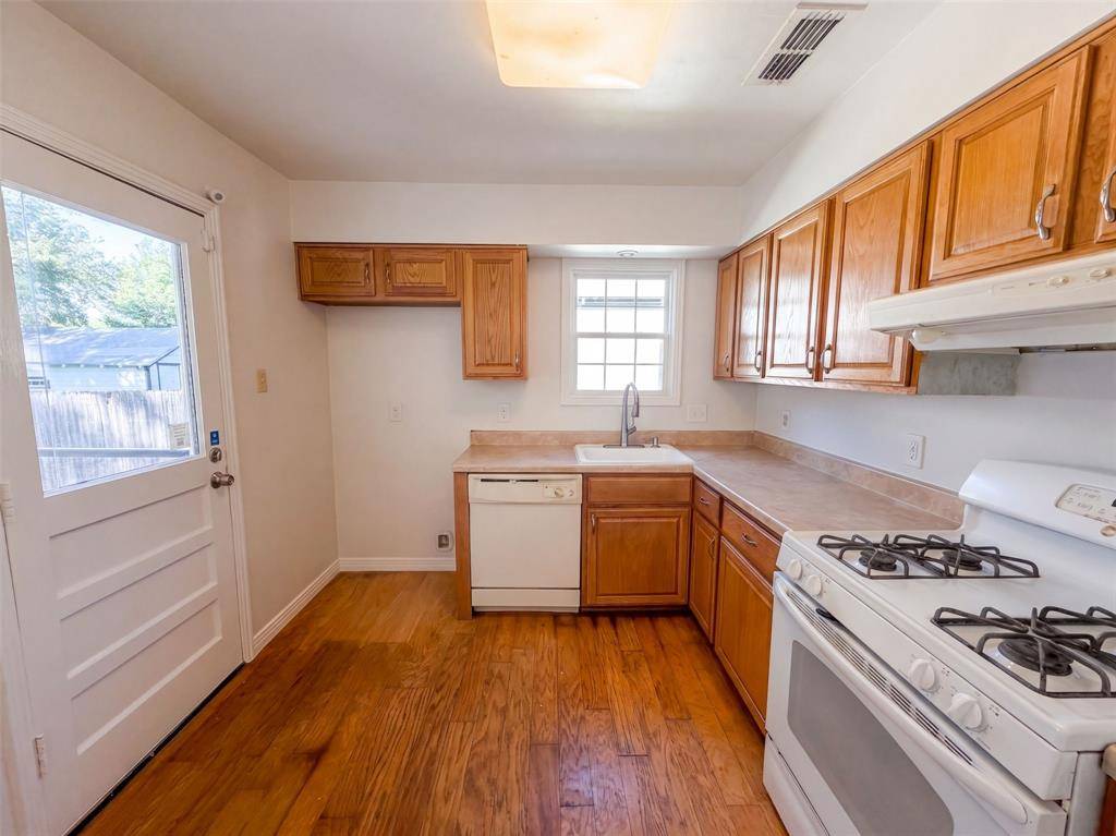 3802 Poinsettia Drive, Dallas, TX 75211