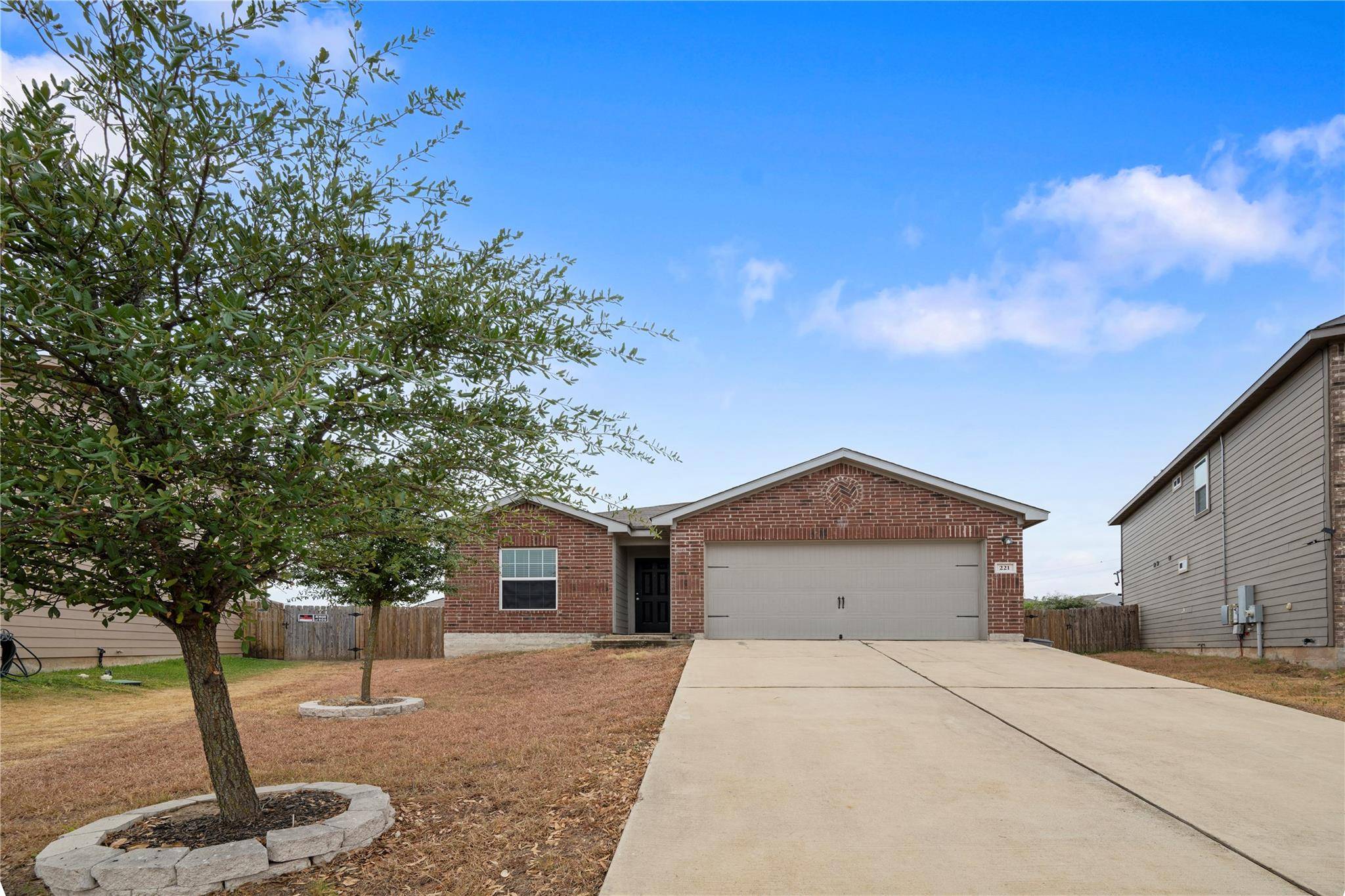 221 Koontz LOOP, Jarrell, TX 76537