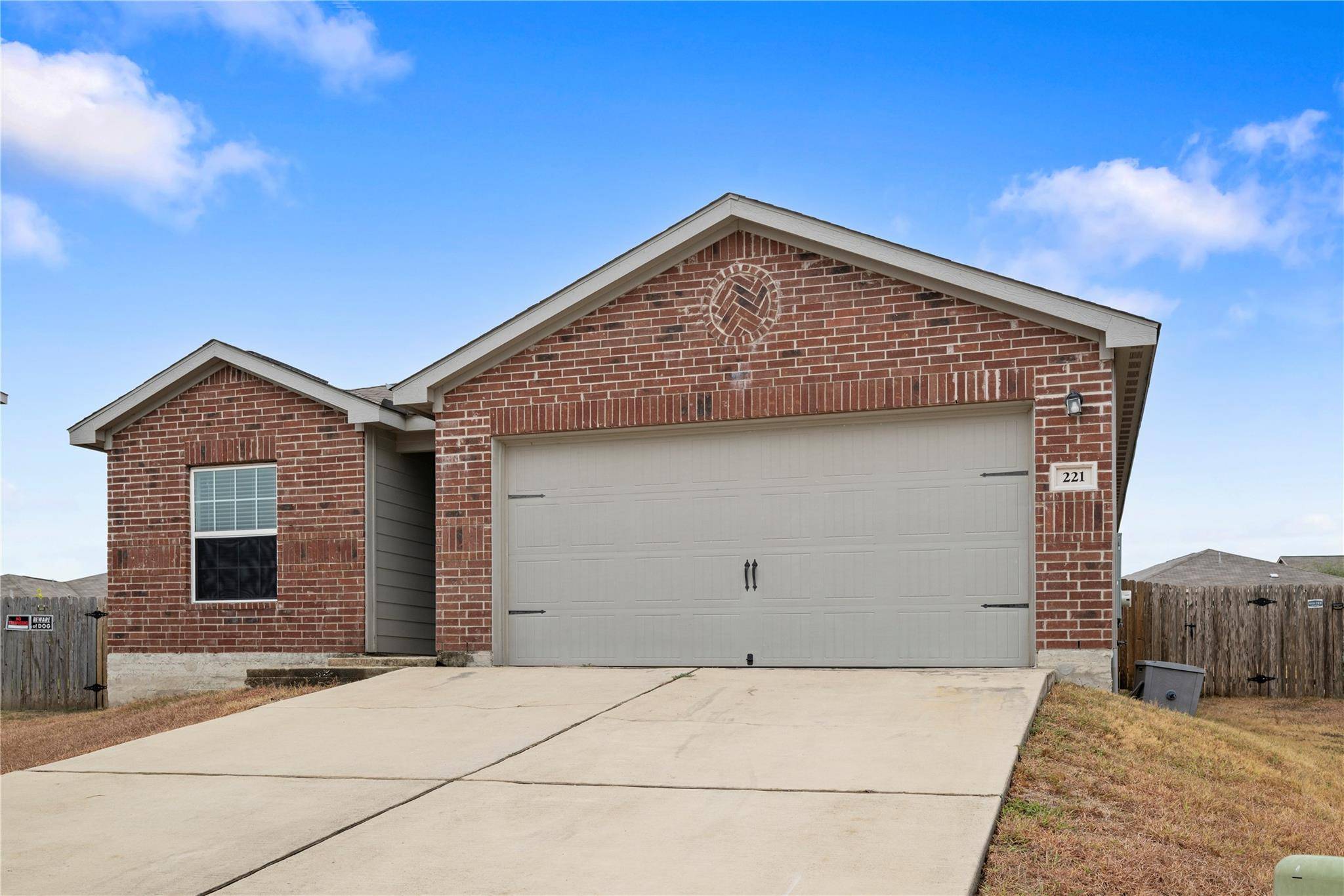 221 Koontz LOOP, Jarrell, TX 76537