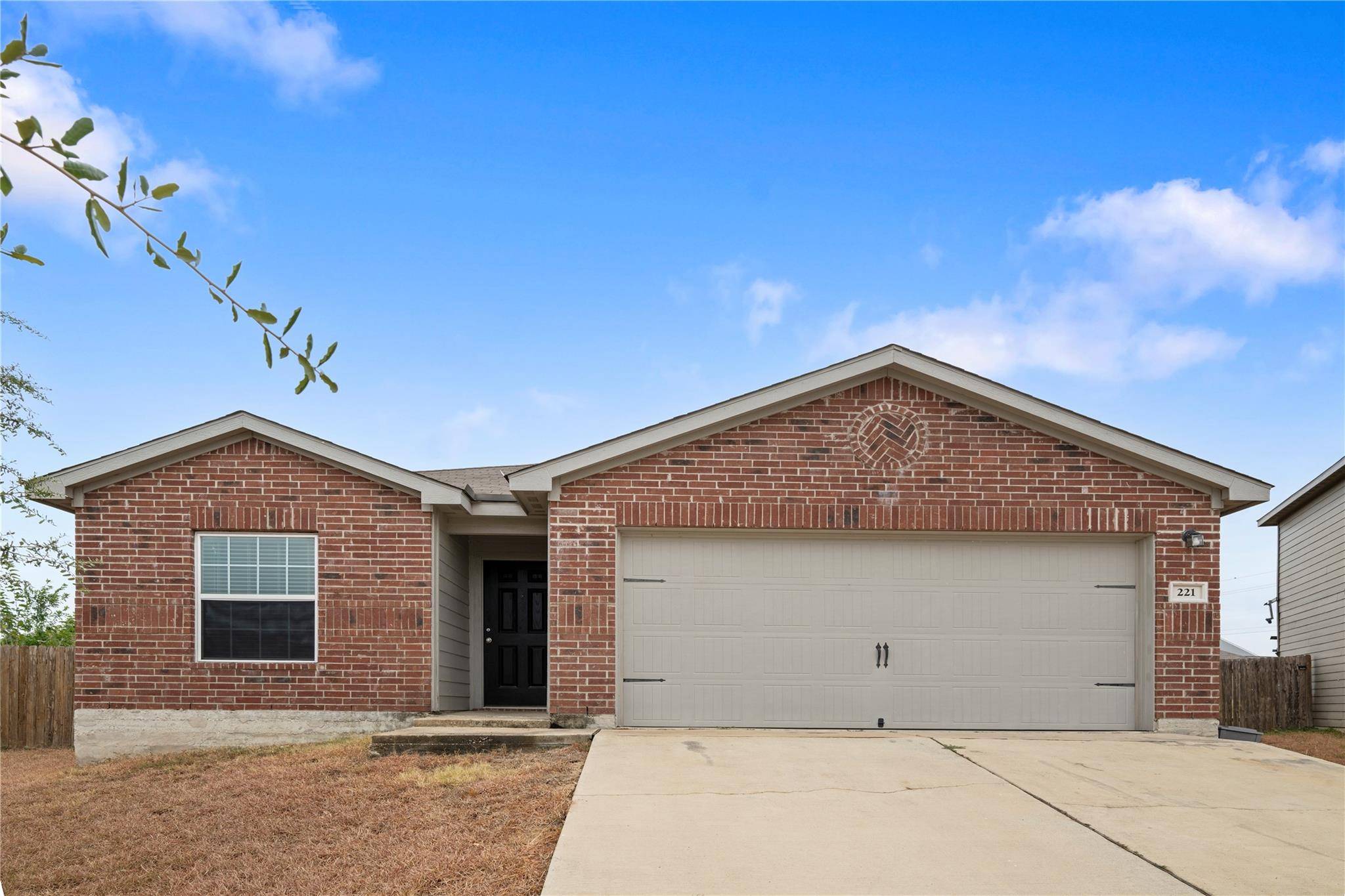 221 Koontz LOOP, Jarrell, TX 76537