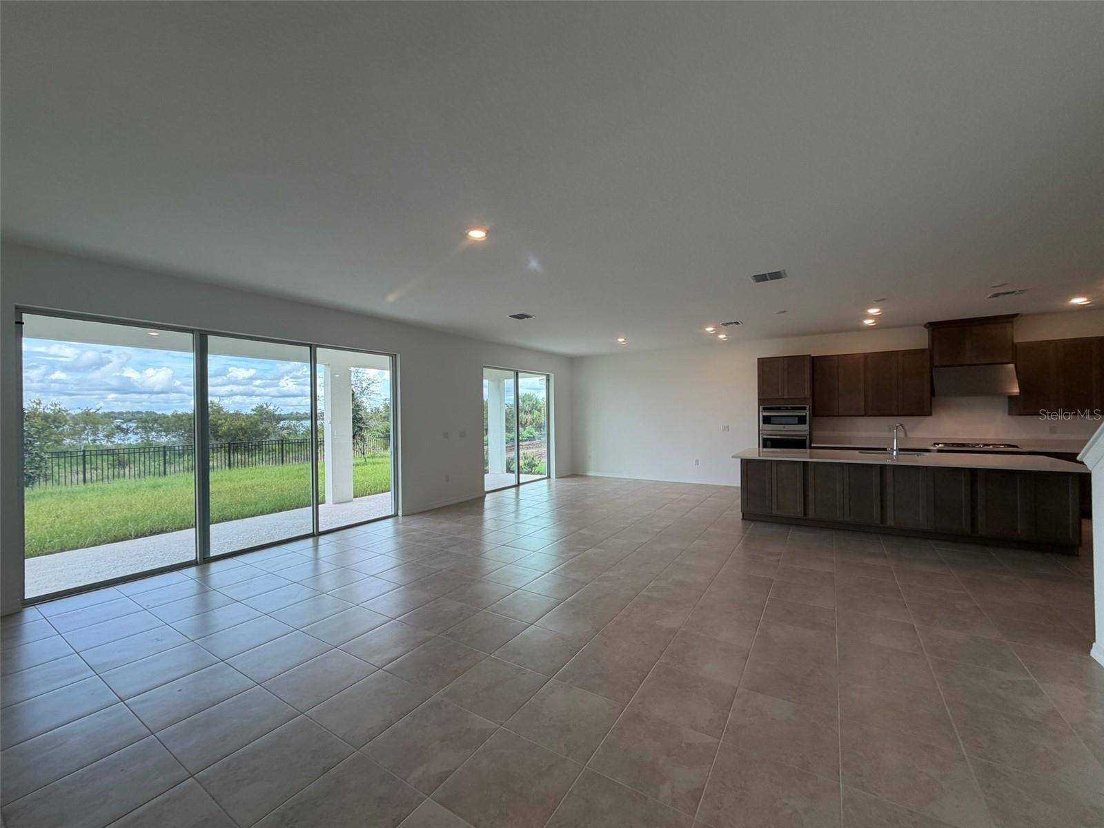 19350 LOCHSIDE LN, Mount Dora, FL 32757