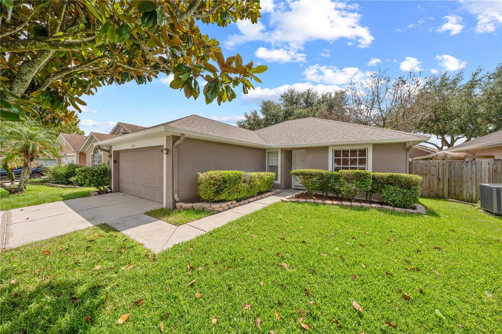 10806 BROWN TROUT CIR, Orlando, FL 32825