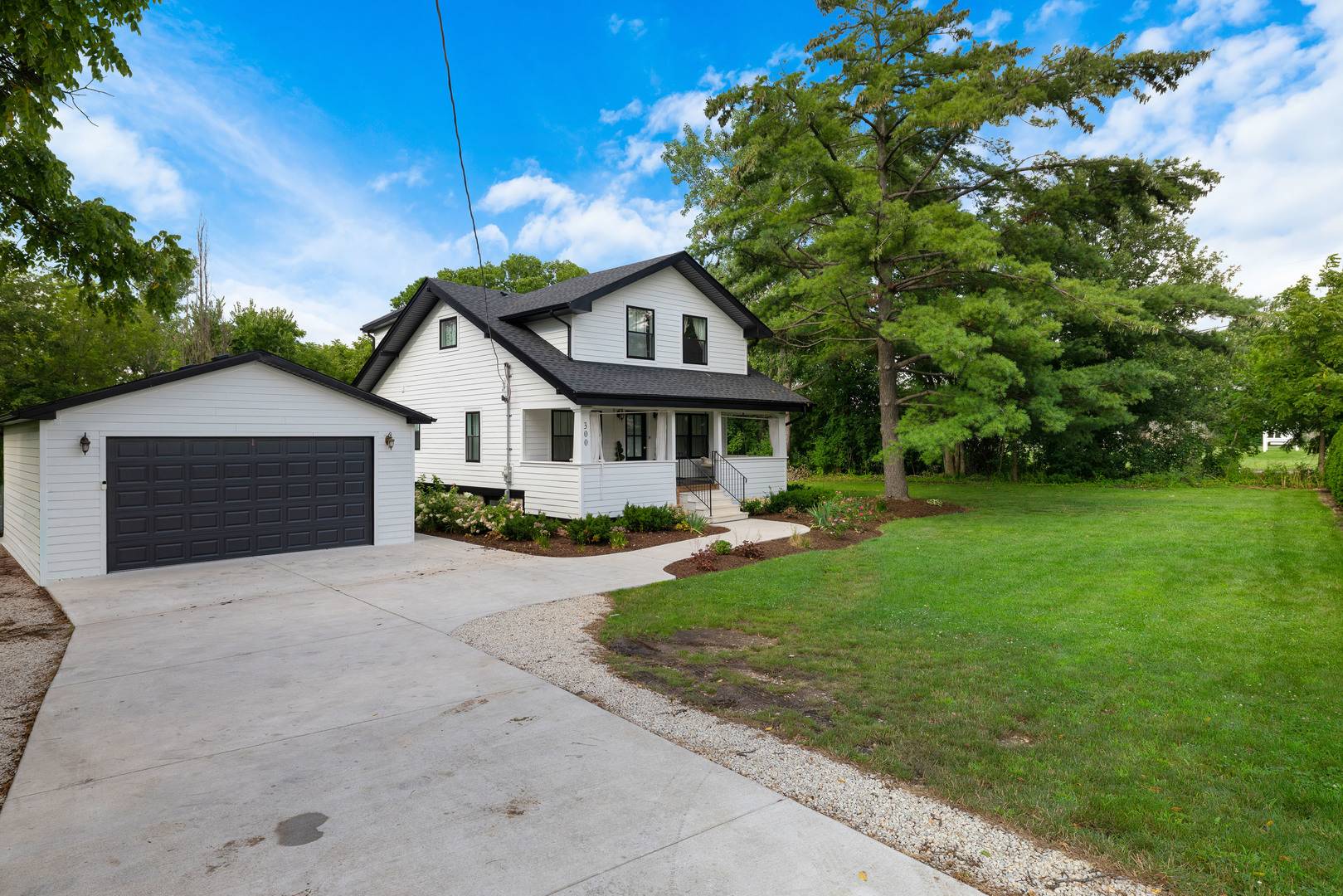 300 Geneva RD, Glen Ellyn, IL 60137