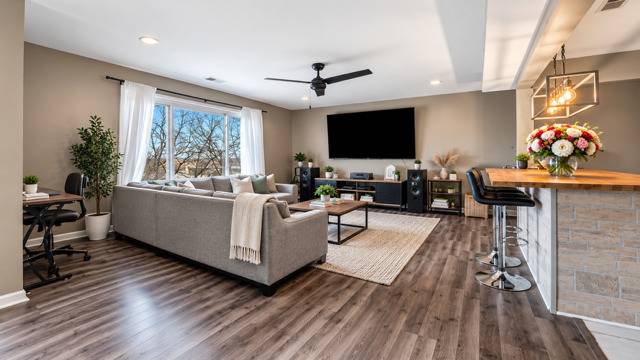 5800 W 105th ST #4C, Oak Lawn, IL 60453