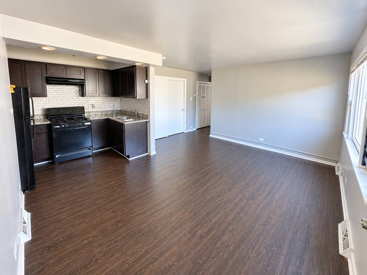 2750 E 83rd ST #1NE, Chicago, IL 60617