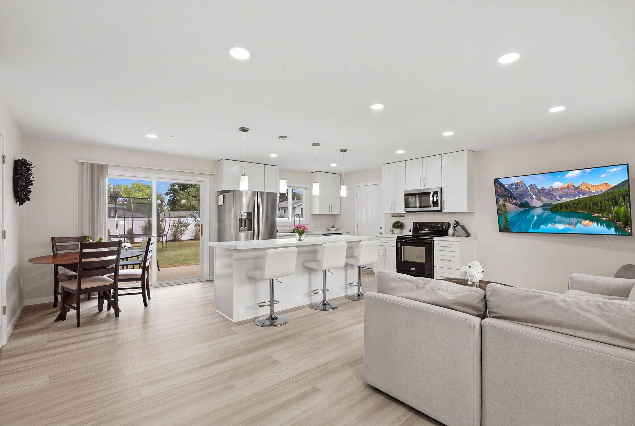 3849 Country Creek WAY, Eagan, MN 55122