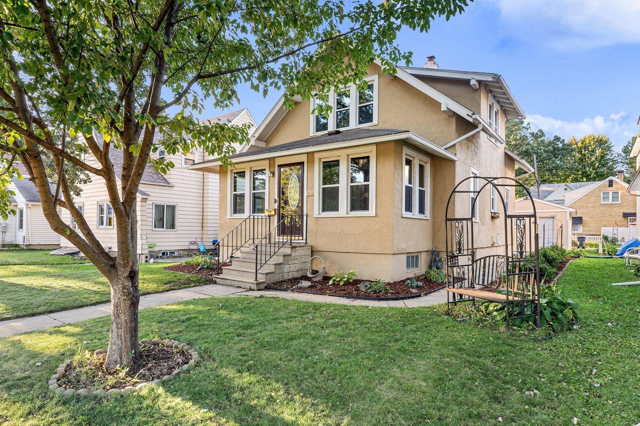 802 8th AVE NW, Austin, MN 55912