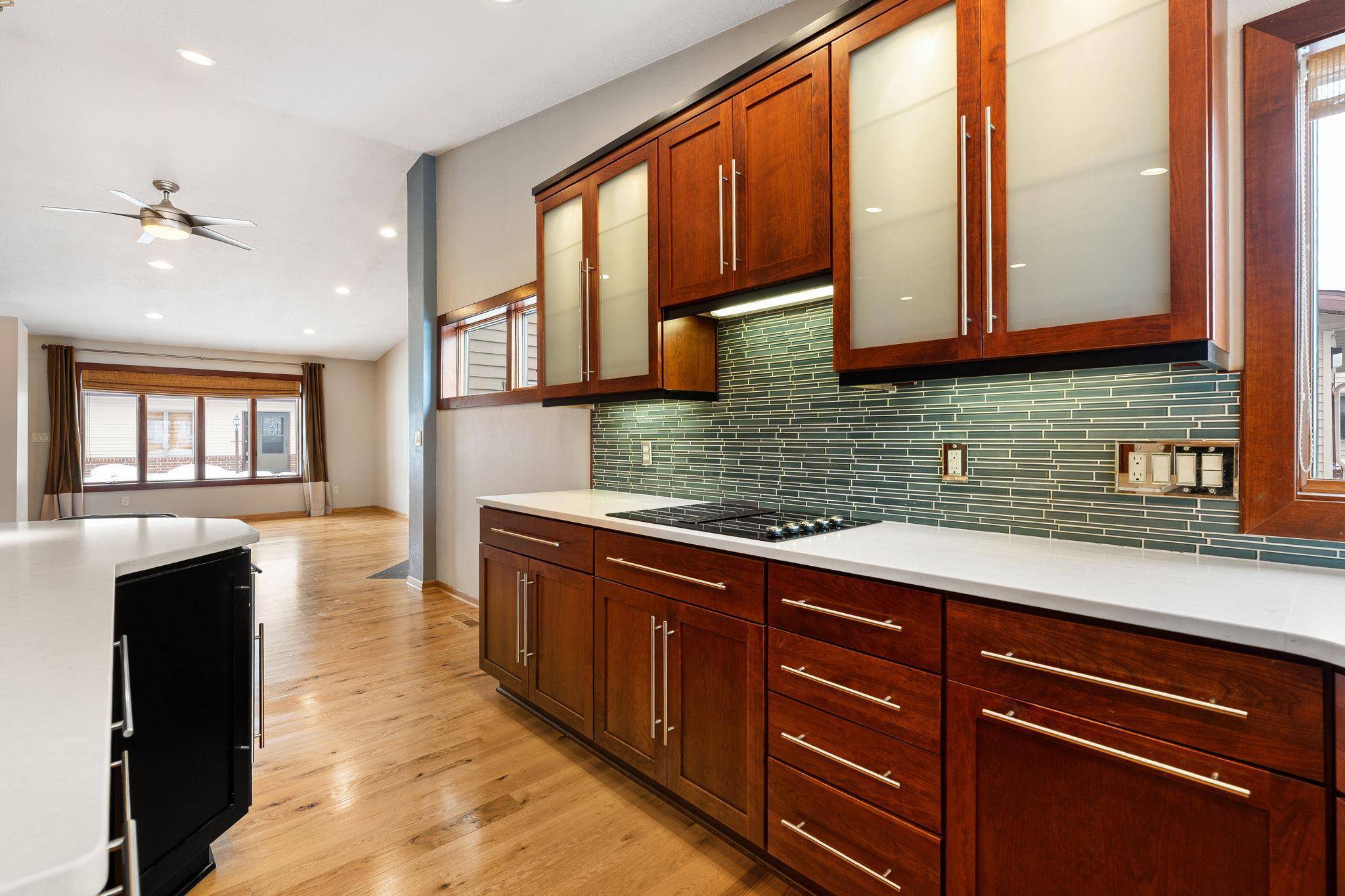 400 Oakland PL NE #9, Austin, MN 55912
