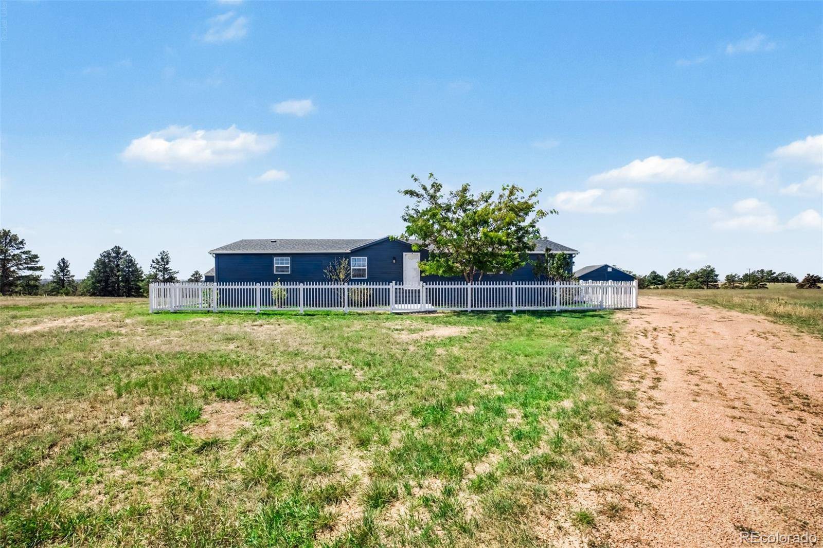 40945 Topaz DR, Deer Trail, CO 80105