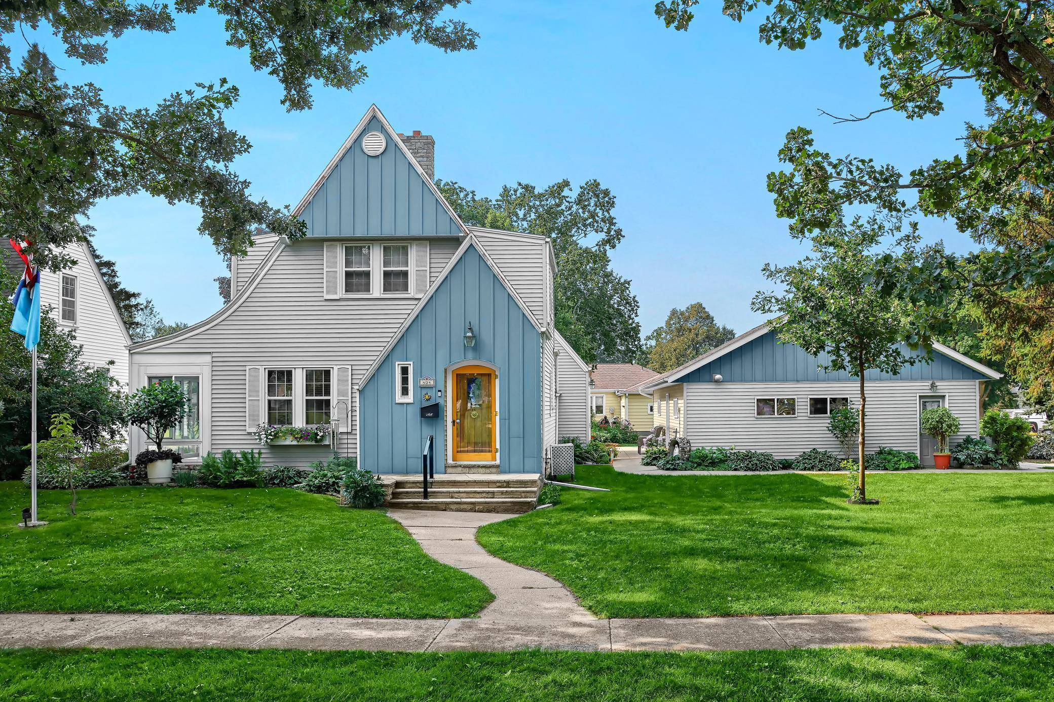 404 Jefferson ST E, Caledonia, MN 55921